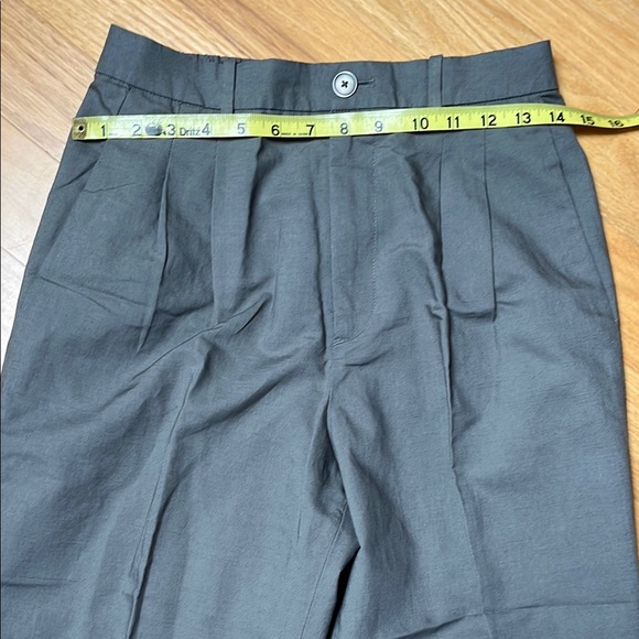 Uniqlo Gray Classic Straight-Leg Dress Pants - Picture 5 of 8